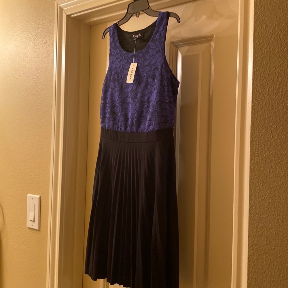 Girl’s dress by Kidpik
